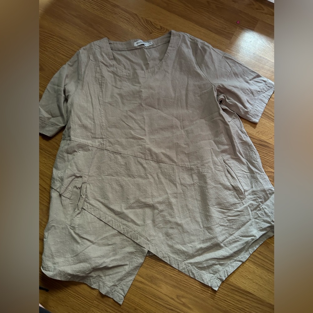 Women’s Top Tan Cream Colors with Pockets